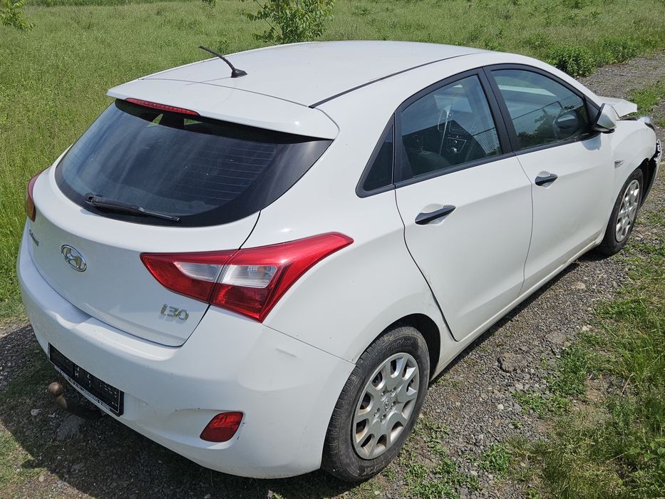 Hyundai i30 1.4i 2013 Benzina Euro 5 Hatchback  Avariat