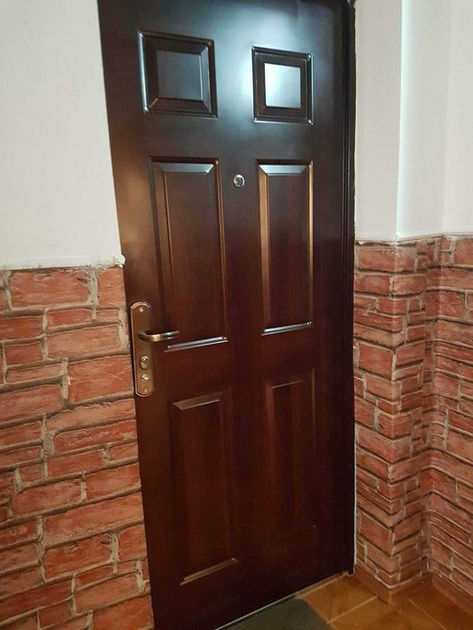 Închiriez apartament