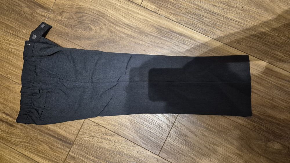 Pantaloni marime 116