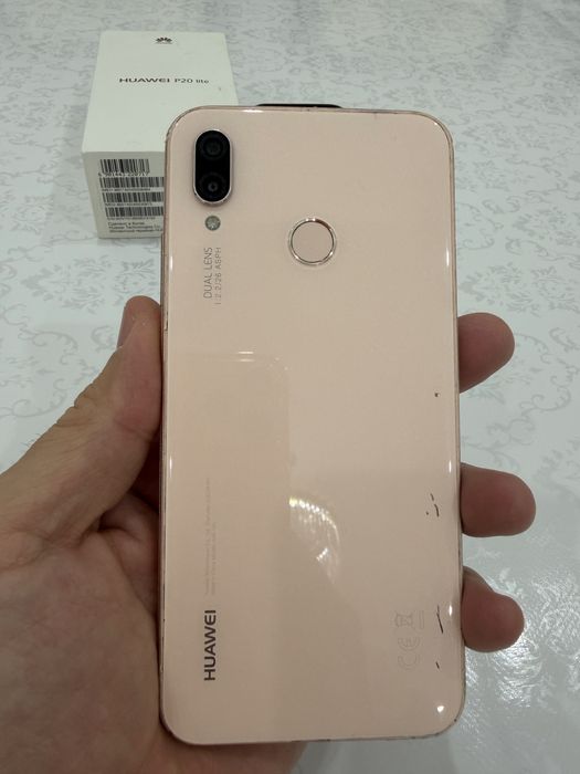 HUAWEI P20 LITE телефон