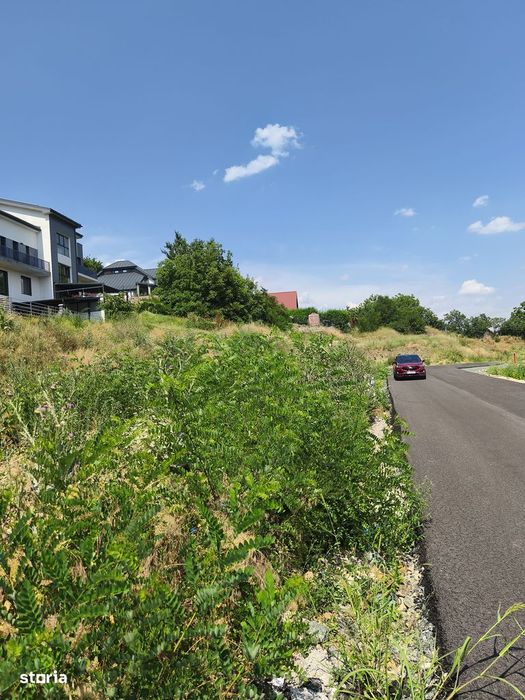 Teren cu PUZ pentru construire duplex sau casa individuala