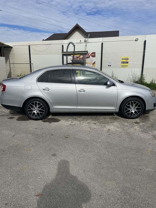 VOLKSWAGEN Jetta 2007 — imagine 3
