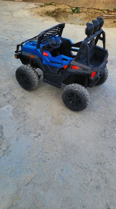 продам детскую машину джип