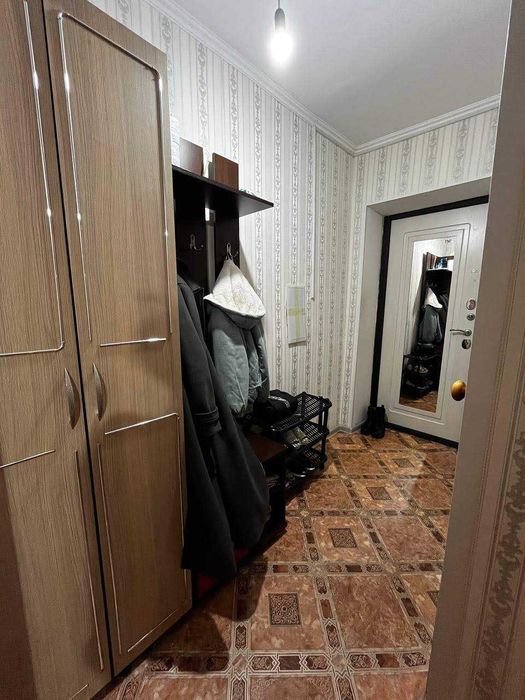 продается 2 ком квартира район 3 школа