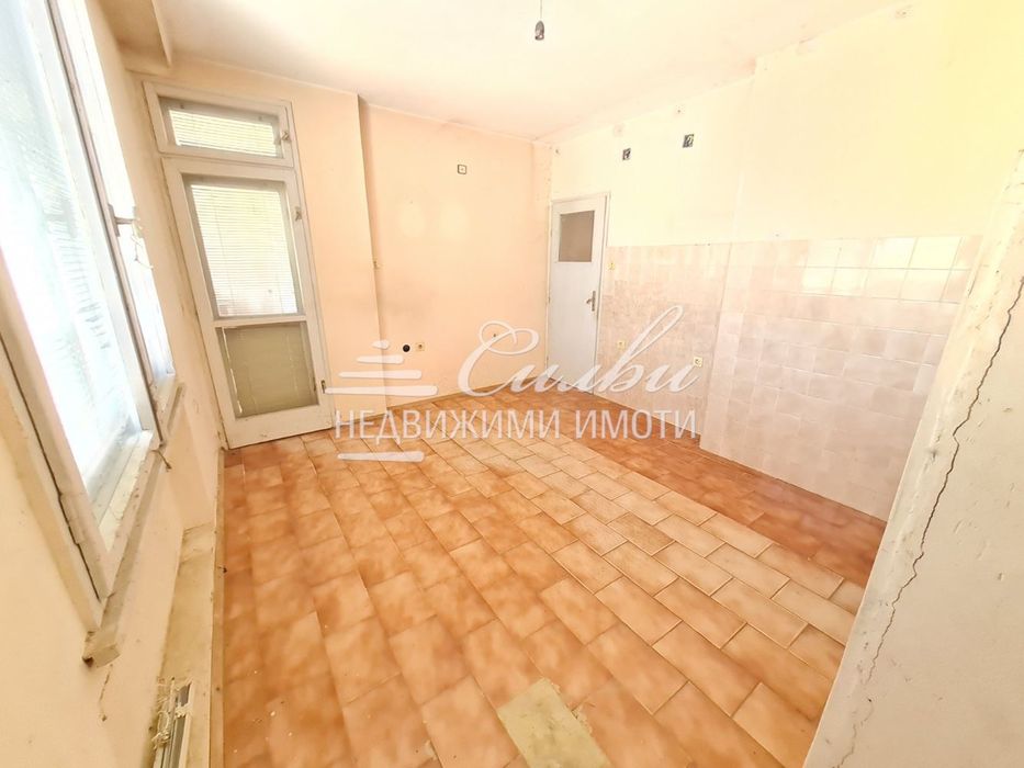 Продава се Тристаен апартамент в Шумен, Болницата - 97 кв.м за 973 €/кв.м - Снимка #5