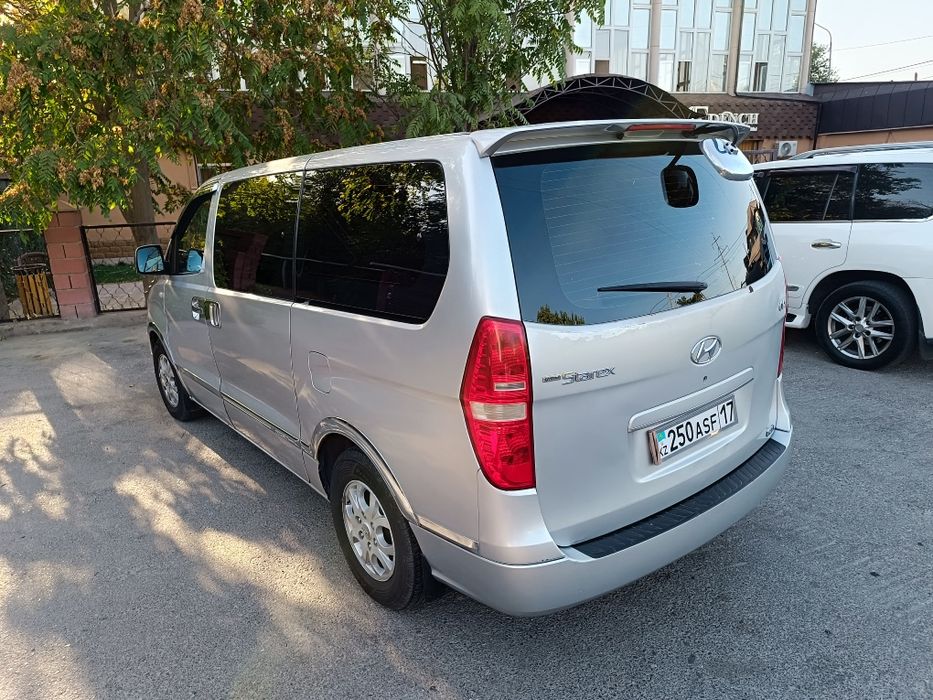 Hyundai Grand Stareks