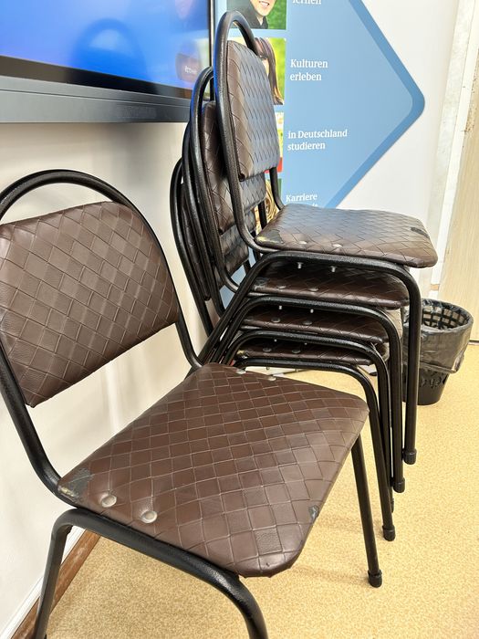 Продам все стулья