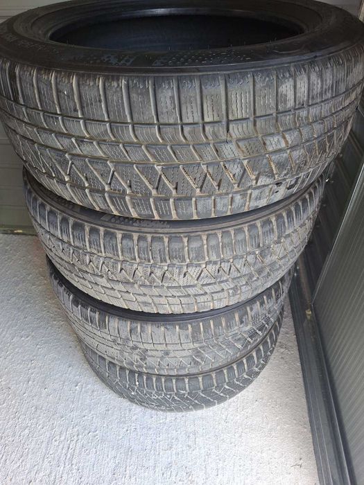Продавам гуми 225/55/18 DOT 23