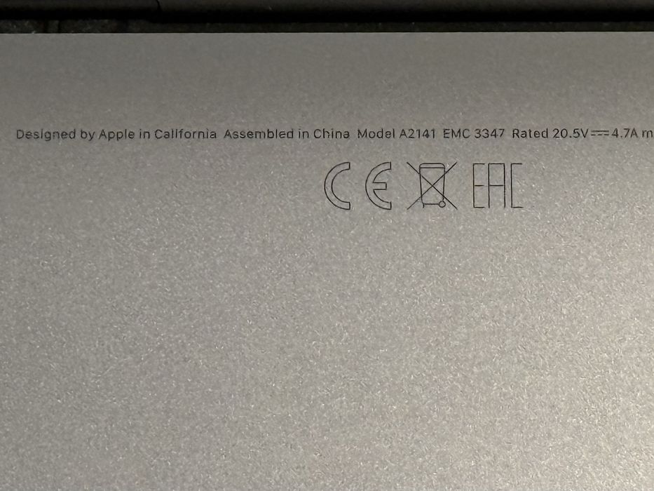 MacBook Pro 16 inch A2141 i9/32GB RAM/1TB SSD