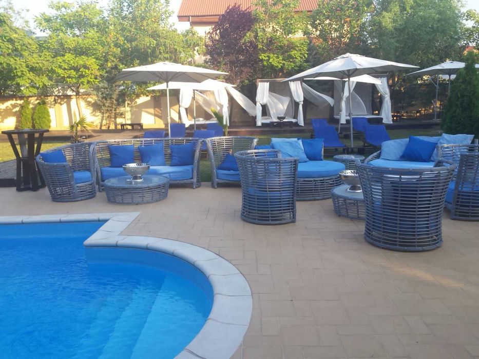 Vila Petrecere Evenimente Majorat Onomatice Cununie Botez Petreceri Piscina