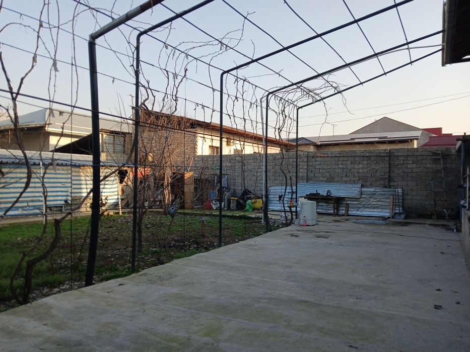 Бектемир тумани.6 соток 4хона.энига: 20метр.буйига:30 метр.