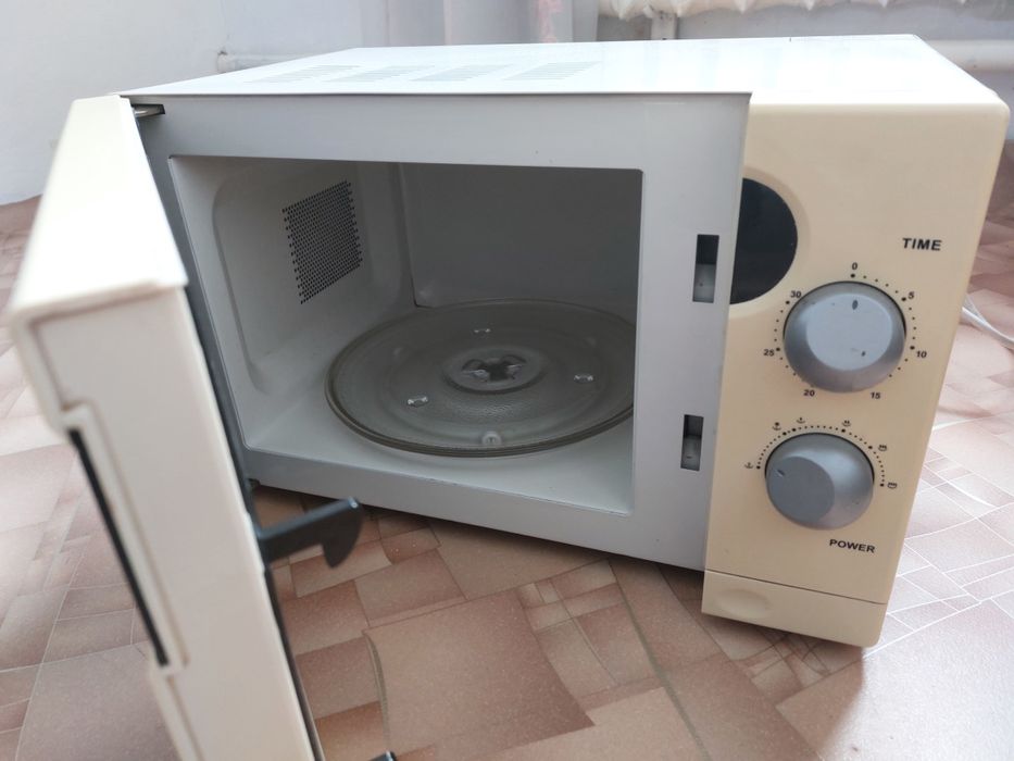 Продам микроволновку Scarlett