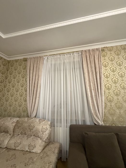 Продам партерные шторы (3 шт)
