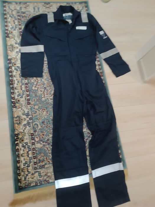 Комбинезон,специальные одежды