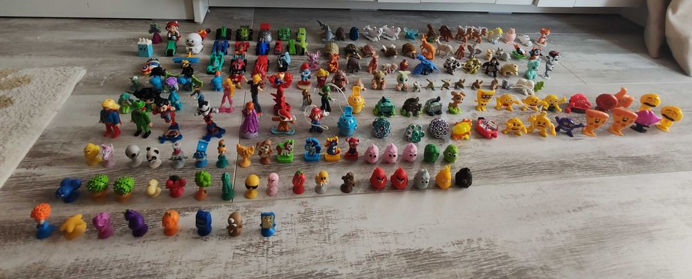 Играчки Kinder surprise.