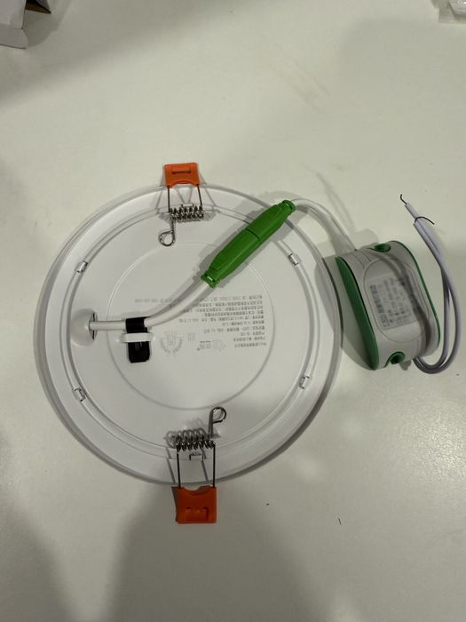 Светильник на потолок