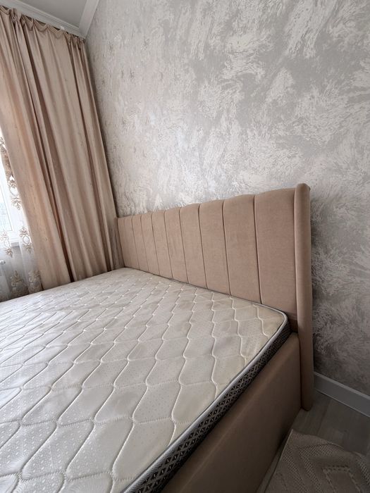 Продам кровать двуспальная 180/200