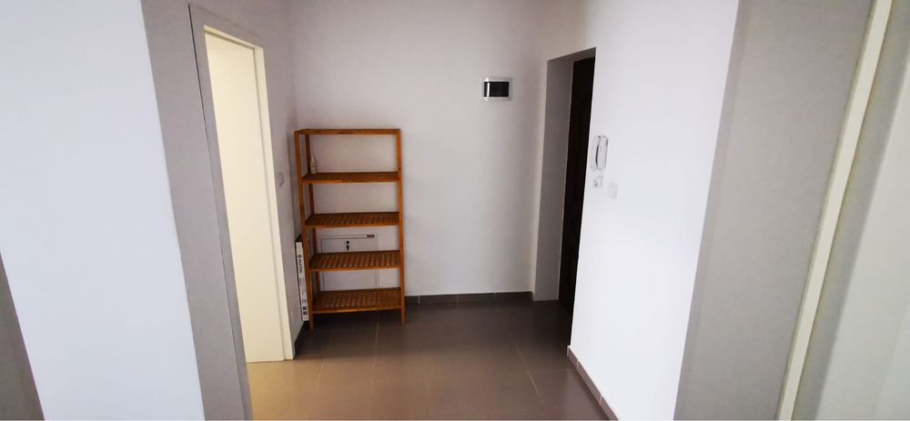 Propietar inchiriez apartament cu o camera bloc nou decomandat 35 m2  etaj 2 loc parcare garantat zona Braytim zone Cafe 2 premium residence