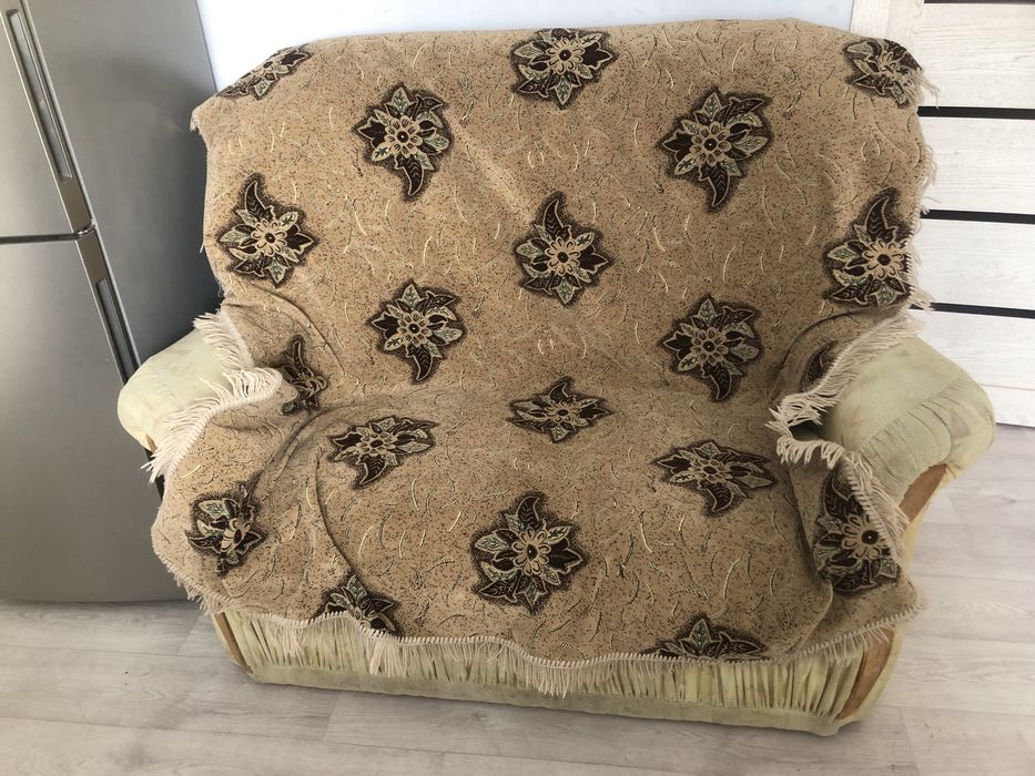 Продам диван и два кресло