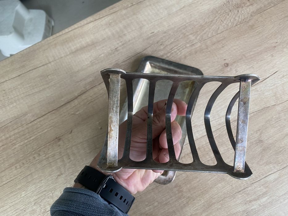 Сребърна стойка за препечени филии