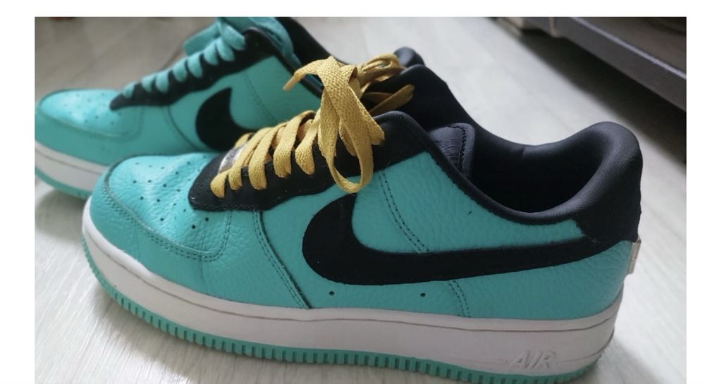 Красовки найк тифани