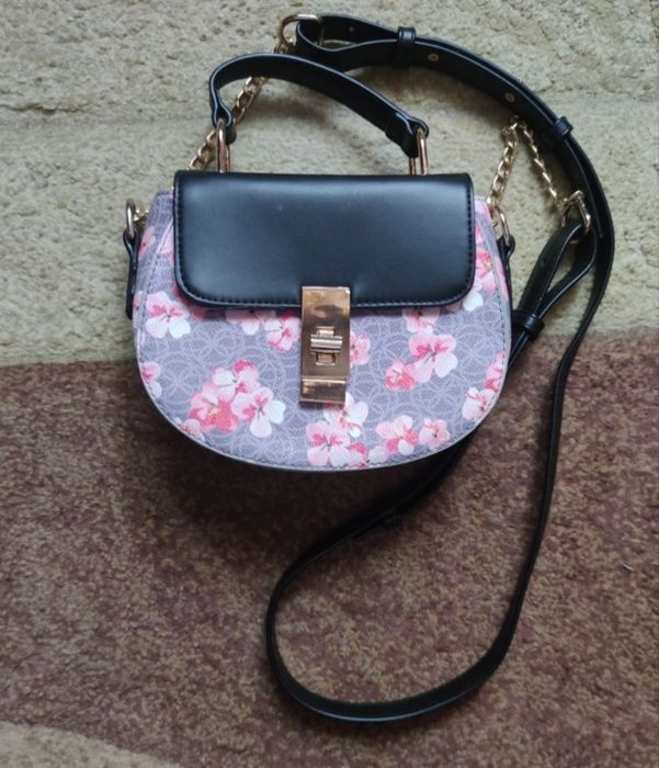 Женская одежда, обувь, аксессуары б/у