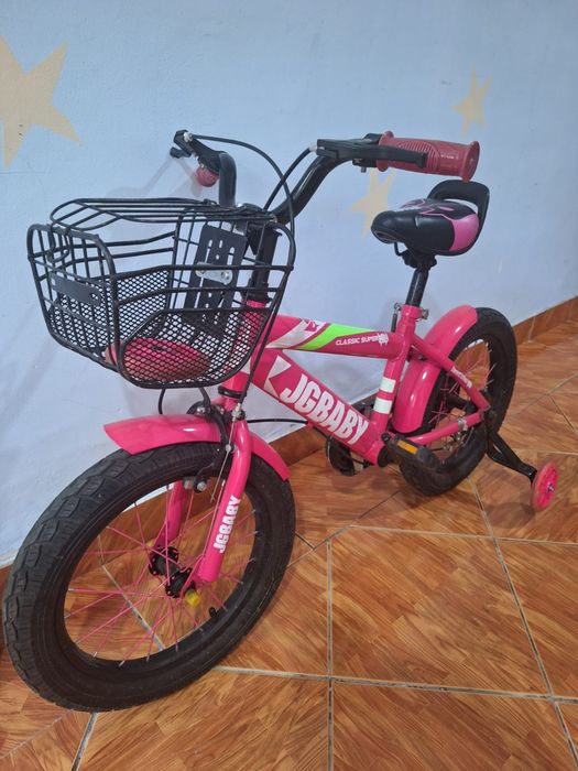 Vând bicicletă fete