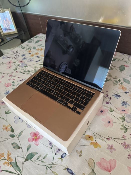 Аpple MacBook Air M1 (2020) – 8GB RAM / 256GB SSD / Петфектен