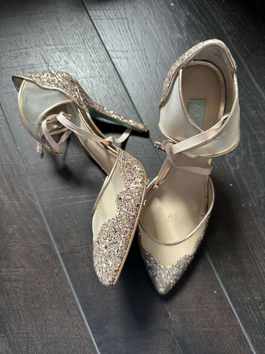 Pantofi Betsy Johnson