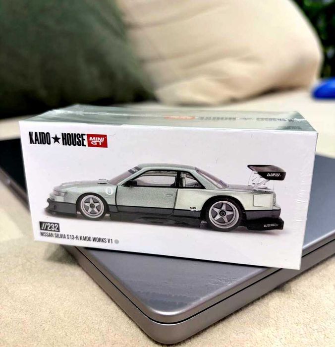 Модель авто MINI GT × Kaido House Nissan Silvia S13-R Kaido Works V1