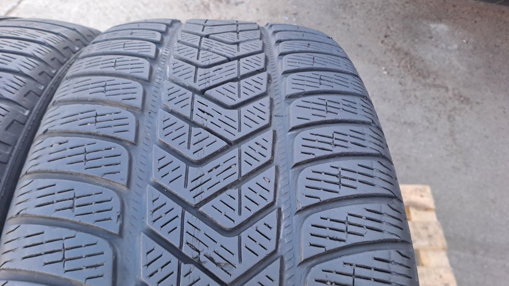 2бр. 255/40/21 Pirelli Scirpion Winter