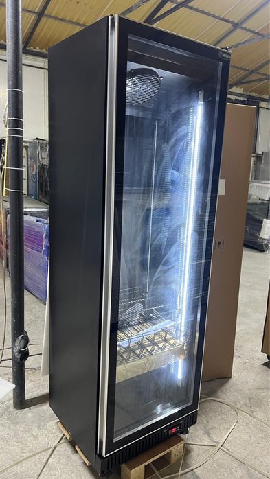 Vitrina ftigotifica cu usa de expunere