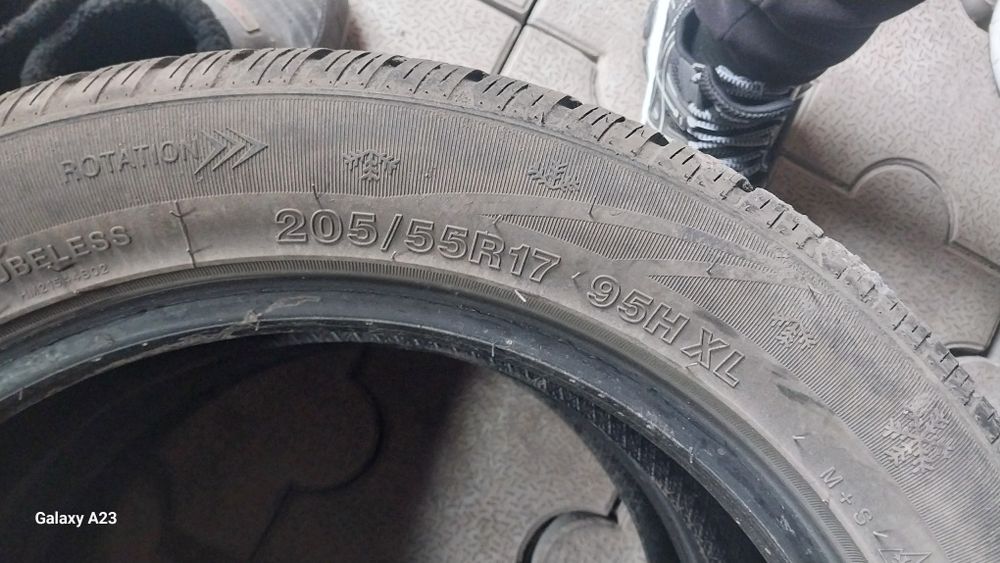 Цена за 2 баллона зимней резины на 17