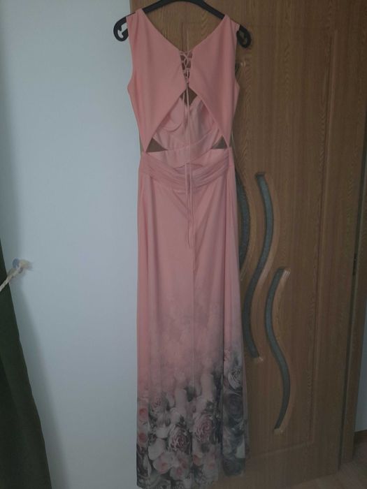 Официална рокля с гол гръб