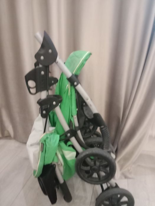 Продам коляску прогулочную Graco