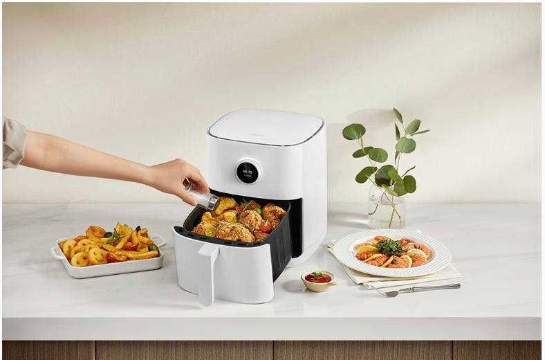 Продавам фритюрник с горещ въздух Mi Smart Air Fryer