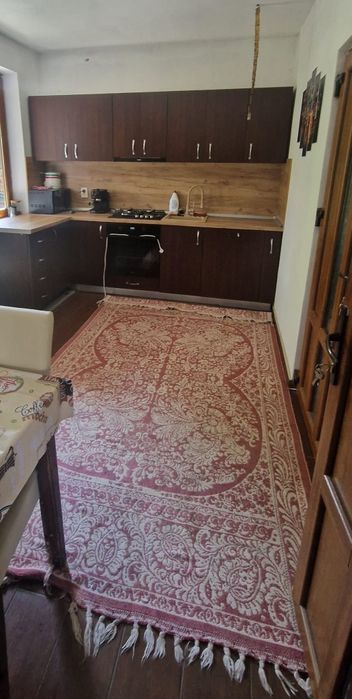 Casa de vanzare cu teren aferent