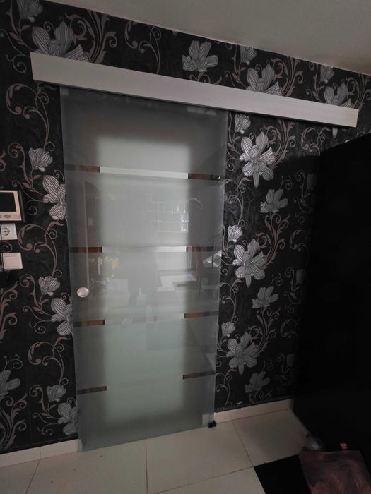 Ușă de sticla pentru  interior (casă sau birou)