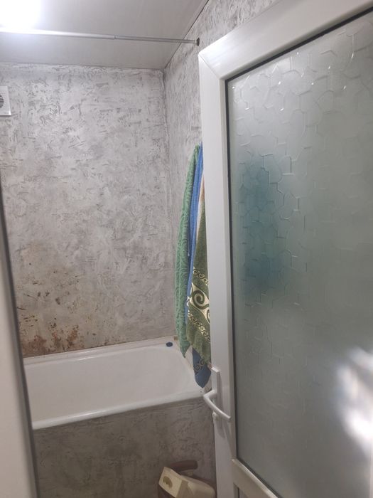 Текистил 11 мактаб олдида 2 хонали