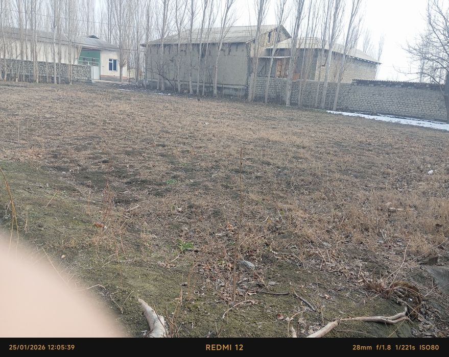 Uchastka sotiladi maydoni 8 soth