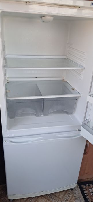 Холодильник в хорошем состоянии