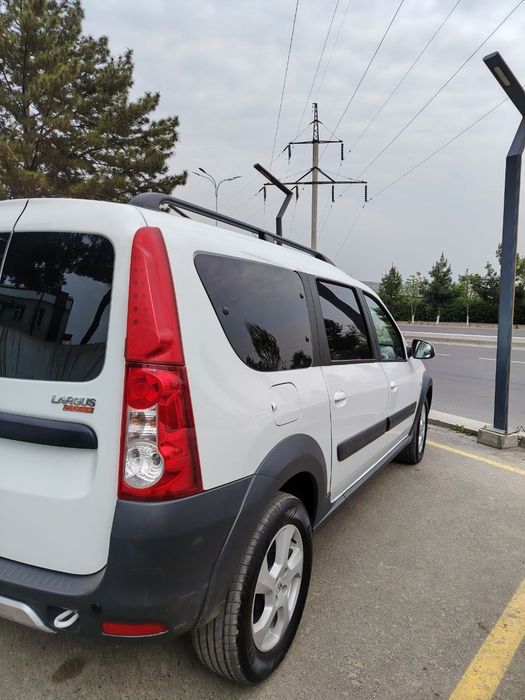 Lada largus cross
