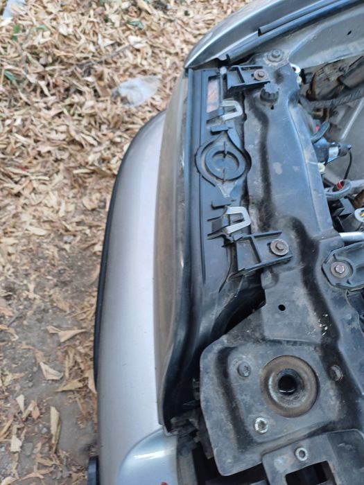 Резиновый уплотнитель фар бмв е39.