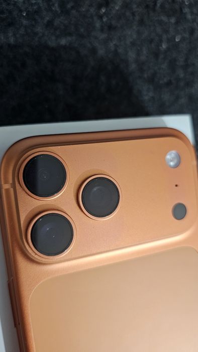 Срочно Iphone 17 pro Max 1 Tб / 100% / eSim