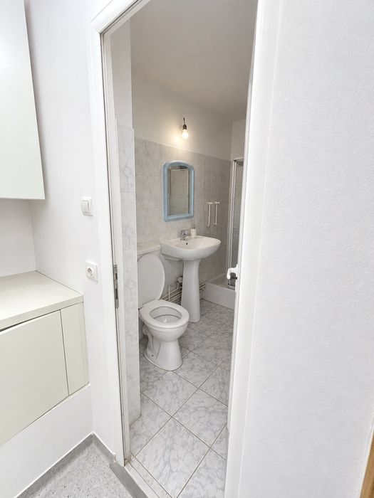 Inchiriez spatiu comercial