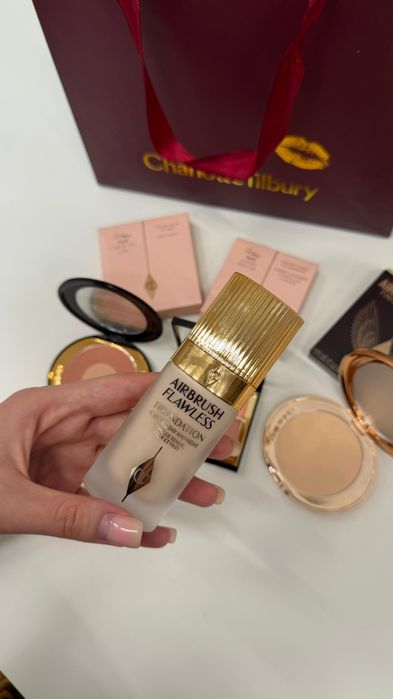 Набор косметики Charlotte Tilbury