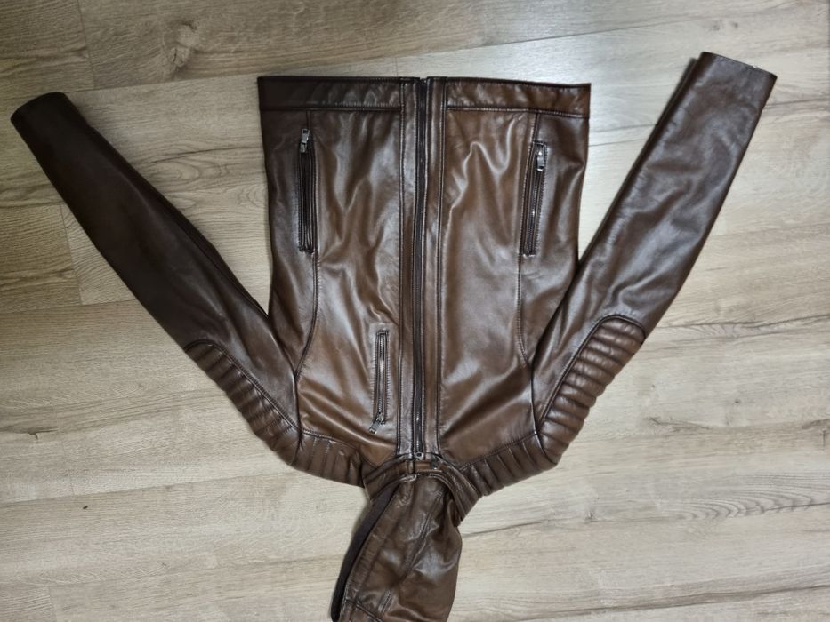 Vând geaca din piele 100%