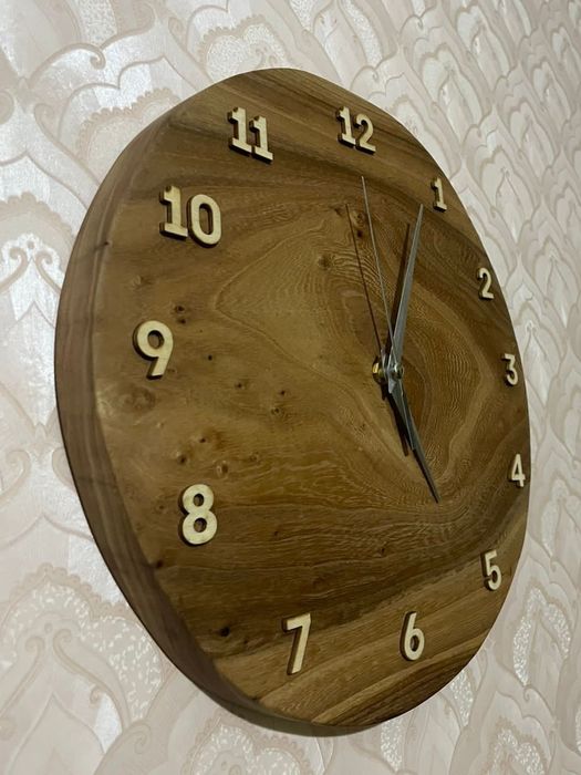 Часы настенные из дерево