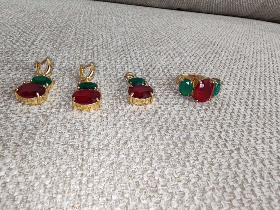 Set din argint aurit cu greutate de 17.2 gr.