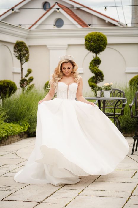 ROCHIE  MIREASA